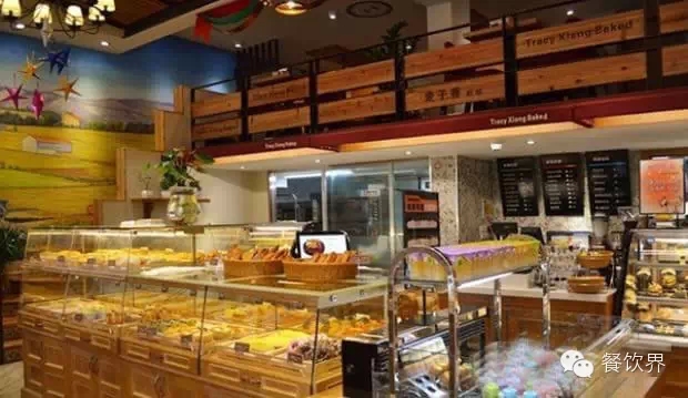 連鎖烘焙店擴大堂食進軍“輕餐飲”，元素跨界成趨勢！