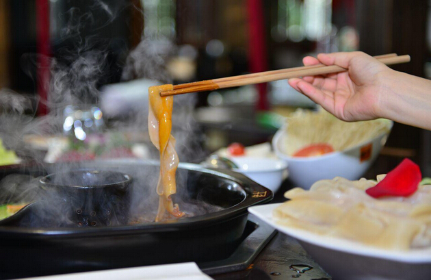 憑什么一家區(qū)域火鍋品牌的營(yíng)業(yè)額遠(yuǎn)超海底撈？
