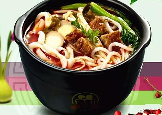 15年憑借一碗土豆粉開近千家店，秘訣是什么？