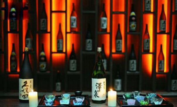 不止食物和鮮花，這份酒單與情人節(jié)更配喔