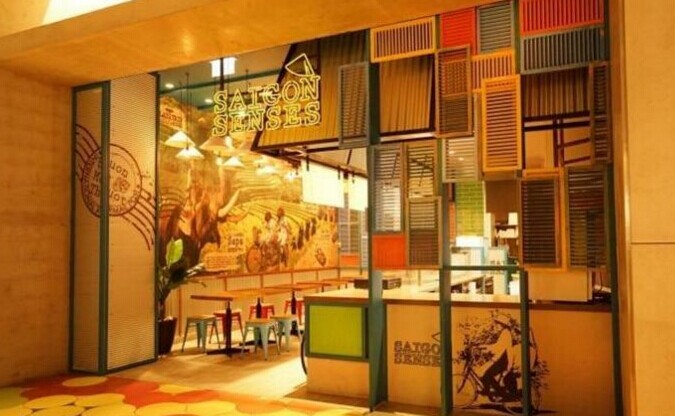 這家賣越南小吃的餐廳摻入了法式風(fēng)情，毫無違和感