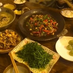 姑姑宴冒菜缺斤短兩，餐飲業(yè)菜量標注缺失