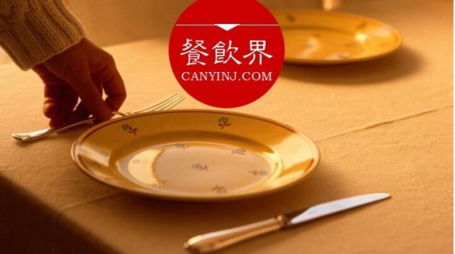 #周末一參#日本老牌酒館緊隨潮流，為何會(huì)失去更多客戶(hù)？