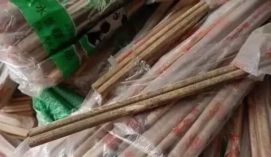 1毫克就能致癌！你在餐廳用的這種筷子，很可能滋生這種毒素！