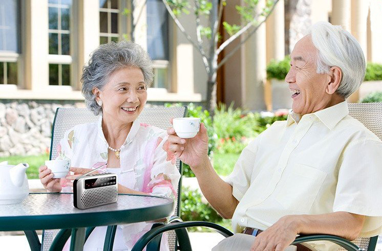 老年餐廳探索困難重重，華天“適老化”改造能否突圍？