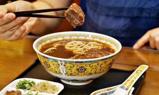 牛爸爸的經(jīng)營之道：“地標文化”制造天價，突破27家對手的圍攻