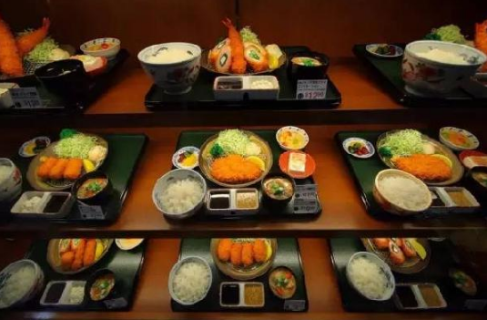 “展望2017”日本快餐業(yè)是齊頭并進(jìn)，還是互爭(zhēng)雄長(zhǎng)？|餐飲界