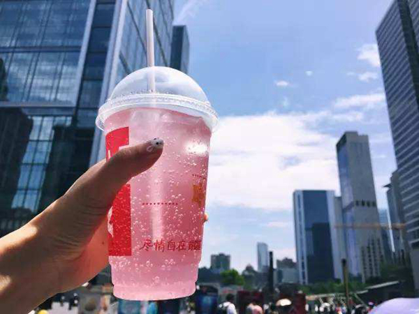 從KFC賣口紅學到小店引爆新品的5個概念！