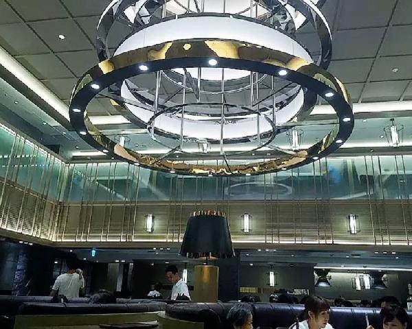 海底撈、小肥羊全面“入侵”日本，這畫風怎么回事？