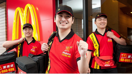 與 UberEats 合作，四分之一的美國麥當(dāng)勞餐廳月底都能送外賣了