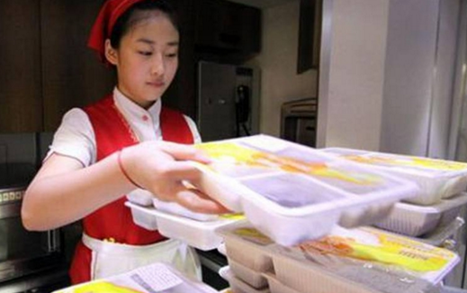 高鐵上可以訂外賣了！肯德基、麥當(dāng)勞、真功夫們率先“上車”！