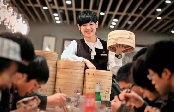 鼎泰豐員工忠誠度高、服務(wù)水平強的秘密原因是？
