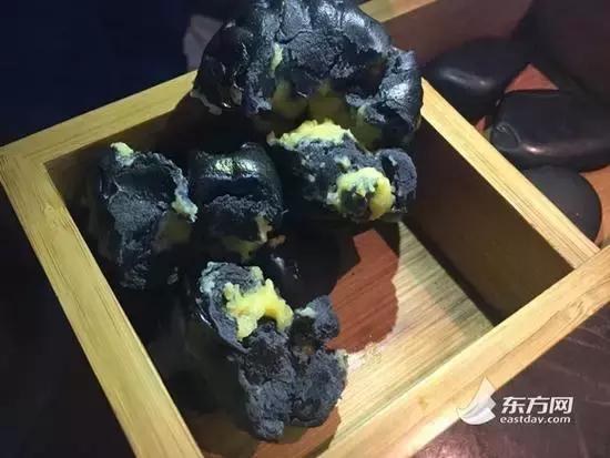 桂滿隴食盒現(xiàn)十幾條活蛆，公安機關(guān)介入調(diào)查|餐飲界