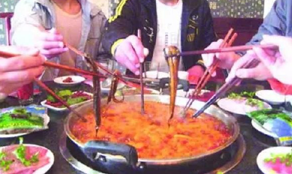 600家店5年內(nèi)縮水80％，成渝“火鍋之戰(zhàn)”，誰才是最后贏家？