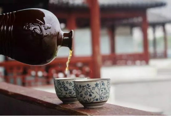 耘林黑杜酒拔草：百年工藝，古法釀造果然名不虛傳！|餐飲界