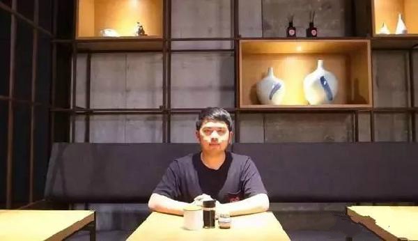 15歲債臺(tái)高筑，28歲開了一家全球最火米粉店，估值1億！