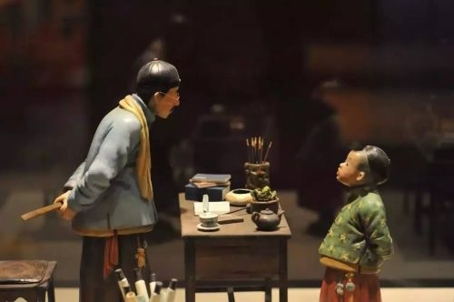 狗不理、大麻花，那是給外地人吃的，煎餅果子才是天津衛(wèi)的真愛！