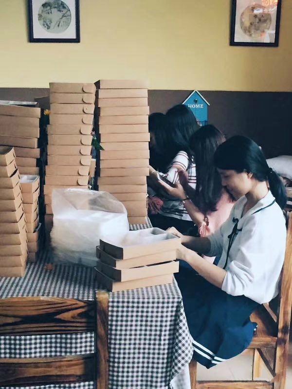 這家外賣炒出60%的復(fù)購(gòu)，全靠這個(gè)有“手段”的女文青
