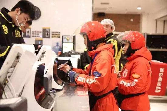 堂食向左、外賣向右，餐飲人正在被撕裂......你在哪邊？