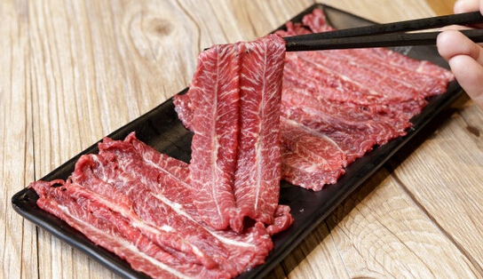 這個城市400多家潮汕牛肉火鍋，今冬只剩下101家，原來被串串香給頂了|餐飲界