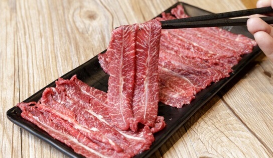 這個城市400多家潮汕牛肉火鍋，今冬只剩下101家，原來被串串香給頂了