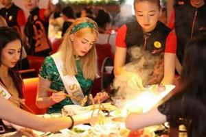 2小時(shí)2500個(gè)訂位，這輪海外開餐廳的市場(chǎng)到底有多大？|餐飲界