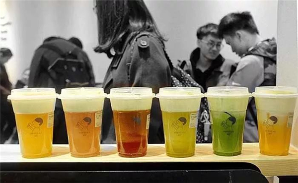 進商場、做營銷、拉投資......“喜茶們”真的很忙！|餐飲界