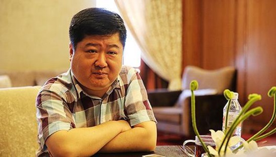 他靠4張餐桌起家15年成餐飲首富，今公司股票面臨拍賣或丟控制權(quán)