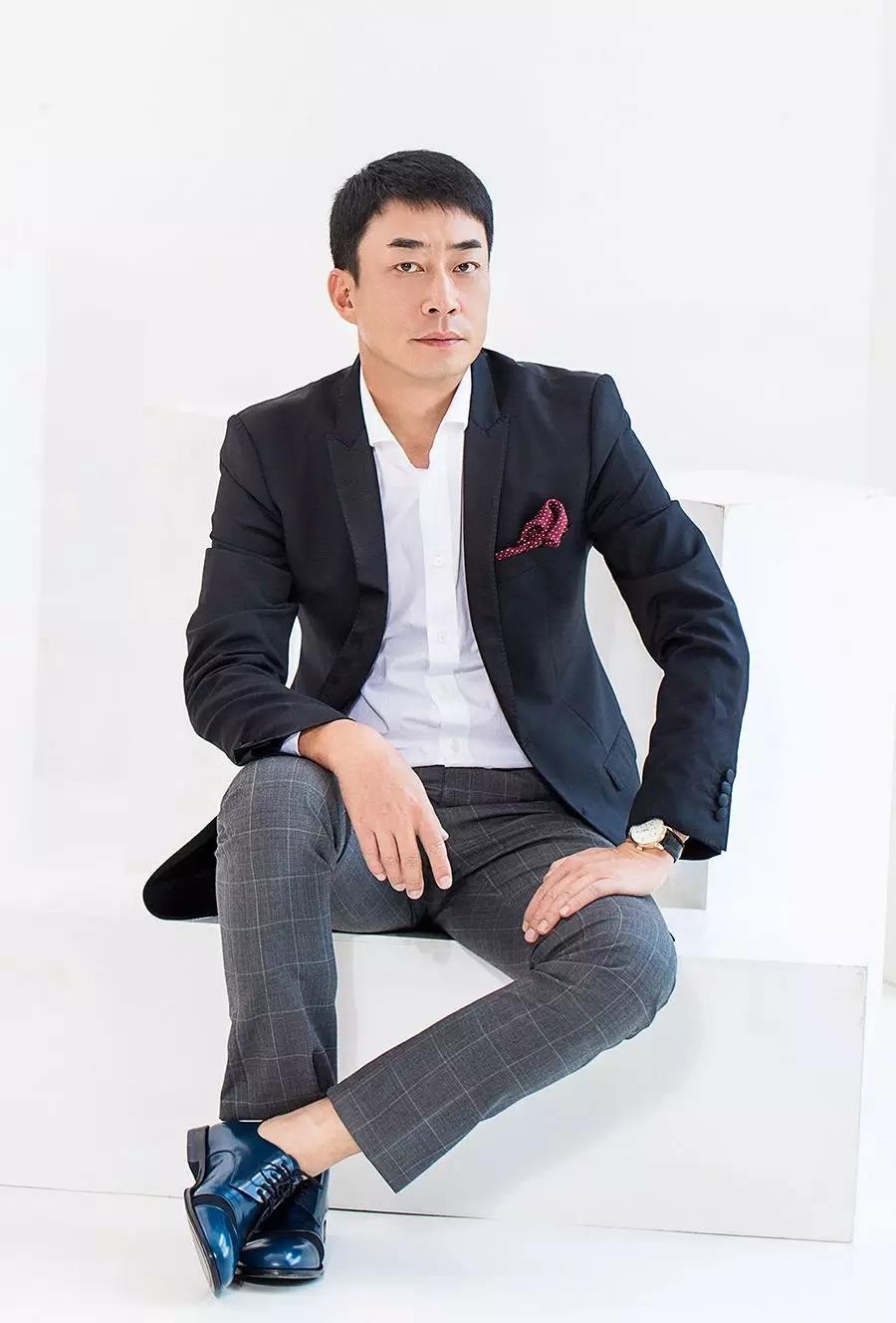他開8種不同業(yè)態(tài)餐廳，每一家都很火，他到底靠什么？