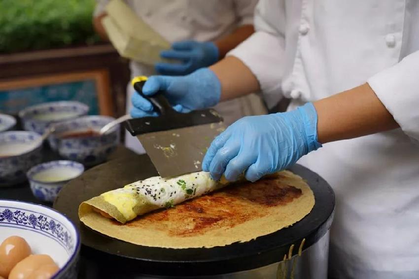 煎餅馃子出標(biāo)準(zhǔn)，薄餅直徑不小于38cm！網(wǎng)友：以后還能加辣條么？