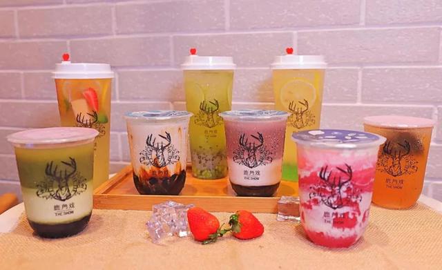 鹿角戲更名傳因資本注入，茶飲品牌緣何受資本青睞？｜餐見