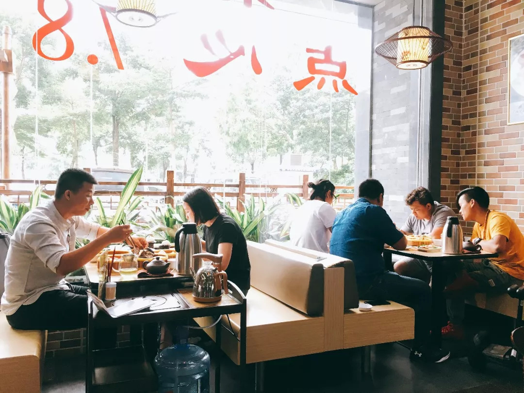 星巴克、西貝、呷哺呷哺……　大牌來了！社區(qū)餐飲正在逆襲？