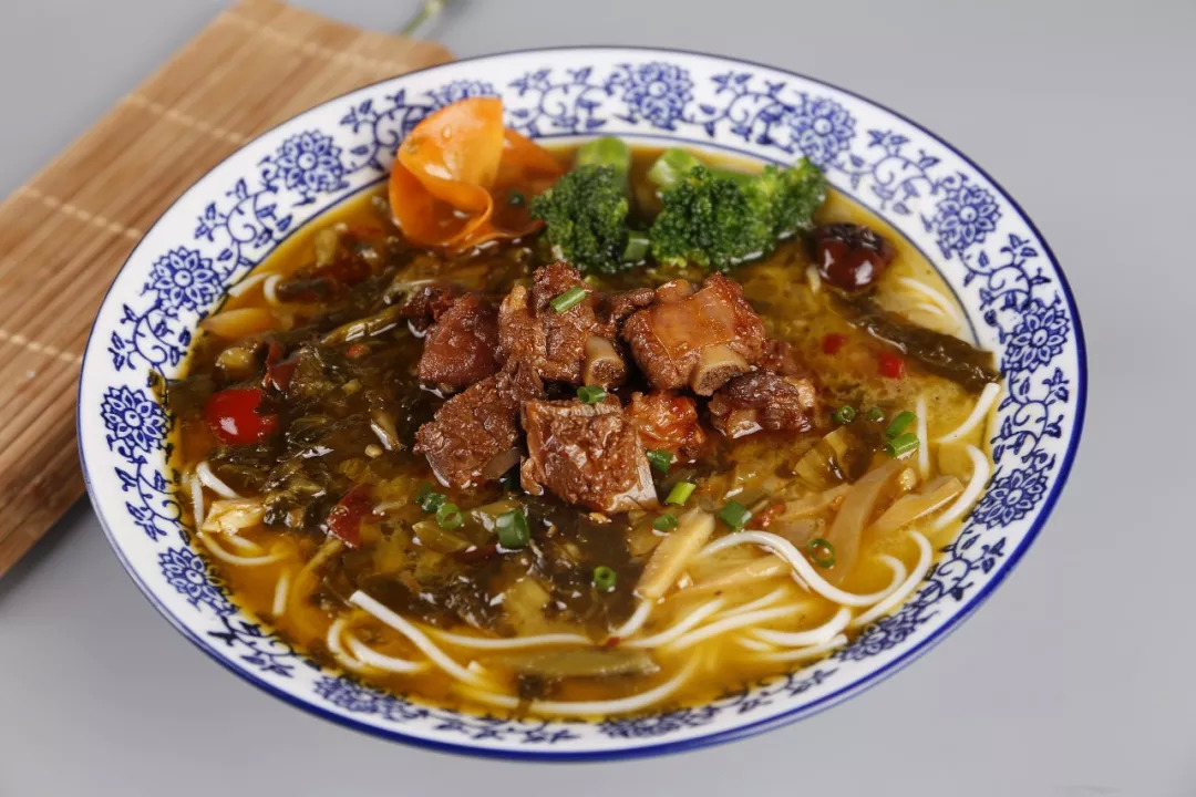 為什么摳門的餐飲老板容易賺大錢，大方的卻都關(guān)門了？