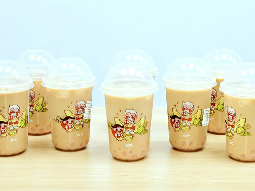 新老品牌聯(lián)手送出夏日甜蜜！元?dú)馍致?lián)名KFC推蜜瓜味乳茶