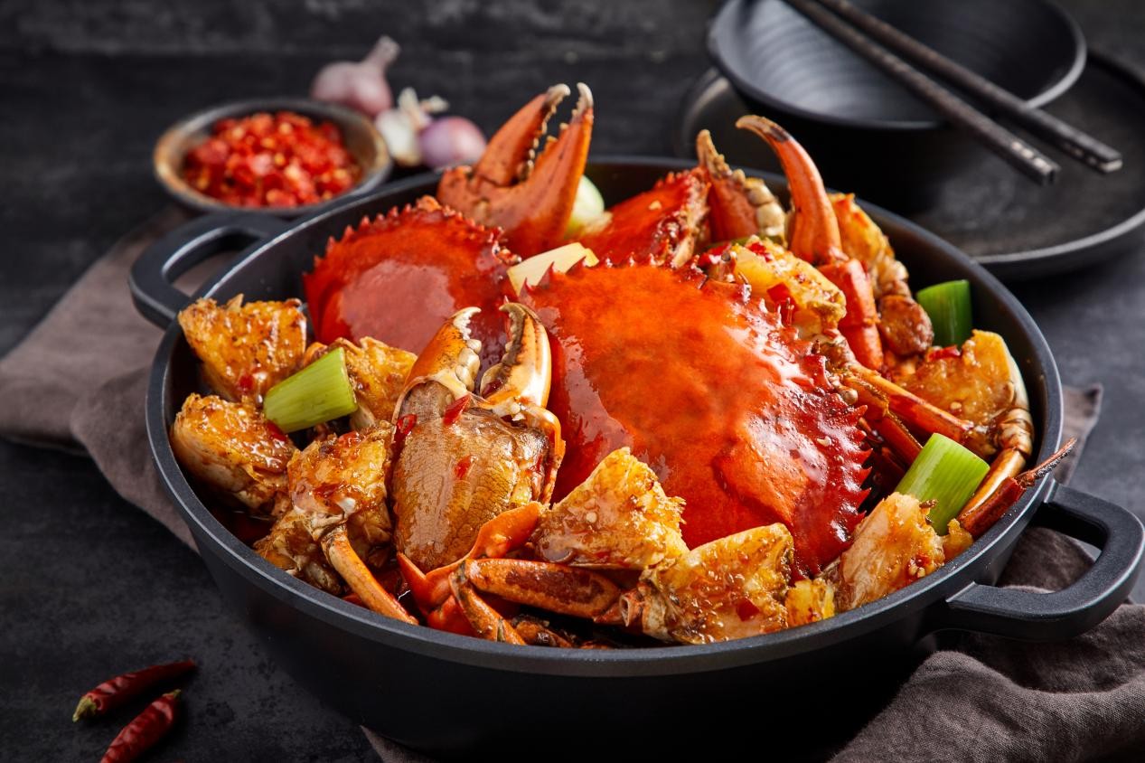 吃蟹要怎樣吃出個(gè)新“鮮”感？七欣天海鮮火鍋給你答案！
