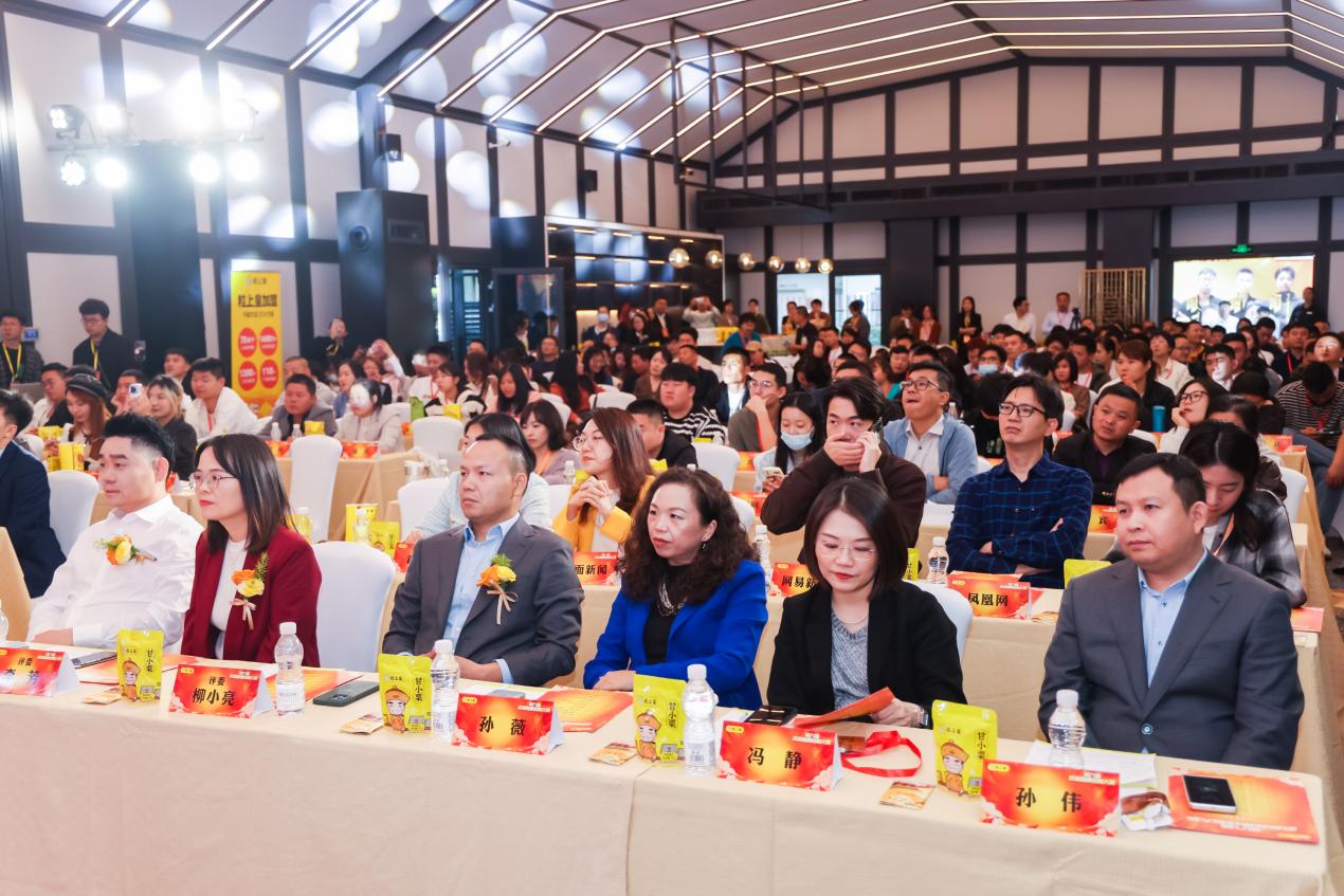 板栗界的“炒王”！上海小伙年炒20噸，勇奪板栗炒制大賽冠軍