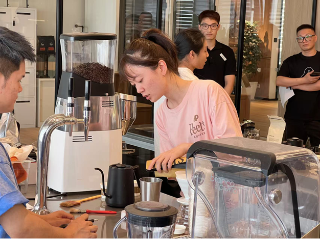 Coffee for Coffee People,做專(zhuān)屬咖啡人的咖啡品牌,皮爺?shù)牡讱鈦?lái)自于他們!